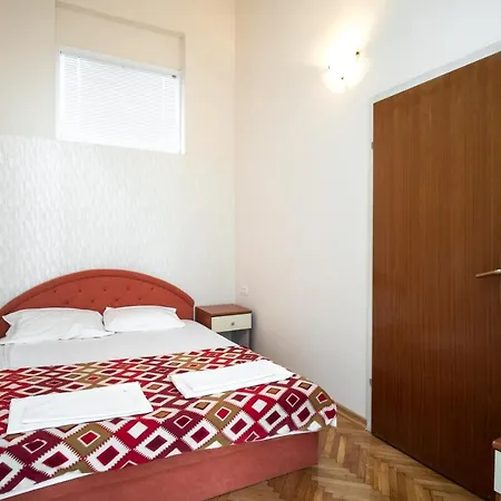 Nada Golden Rose House * Budua